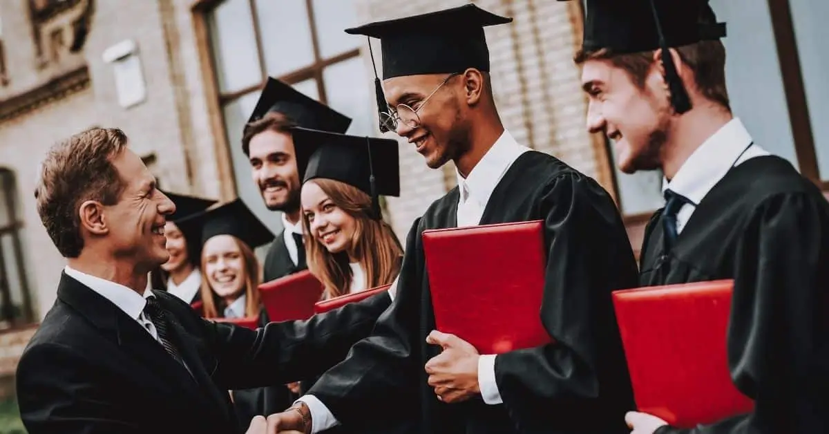 How Do I Set Up a Scholarship Fund